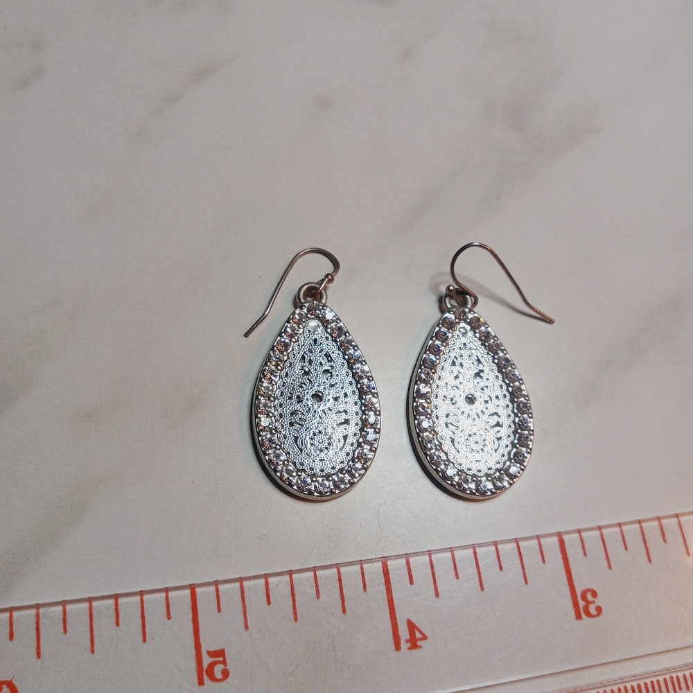 Sparkling Silver Teardrop Earrings